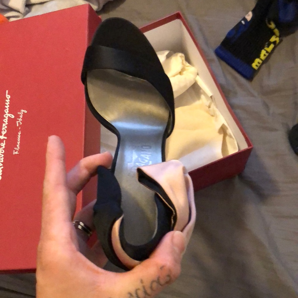 Salvatore Ferragamo heels - Picture 4 of 4
